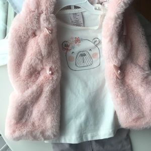 Bear outfit with jeggings, tee and fur vest